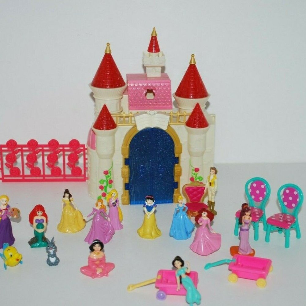 Disney Polly Pocket Beauty & the Beast Castle 2009 Mattel & PRINCESS Figure Set
